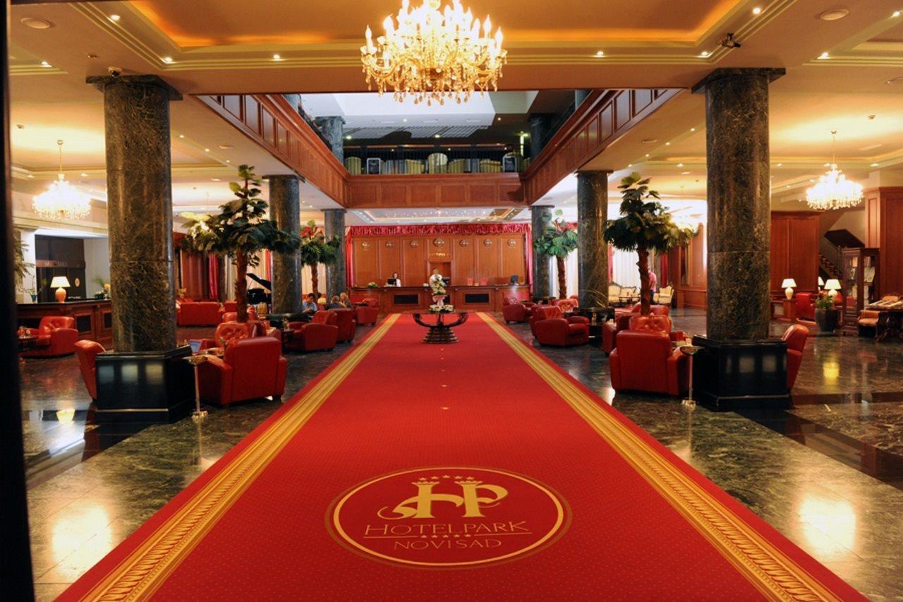 Hotel Park Újvidék Kültér fotó