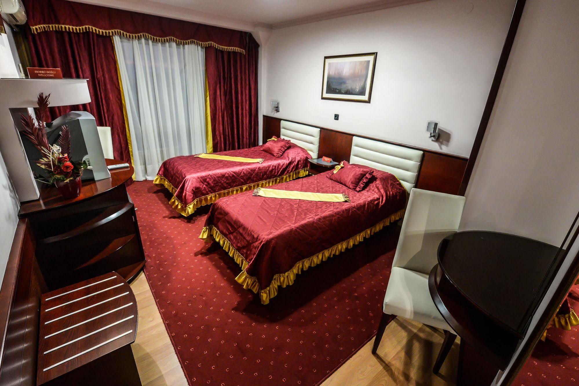 Hotel Park Újvidék Kültér fotó