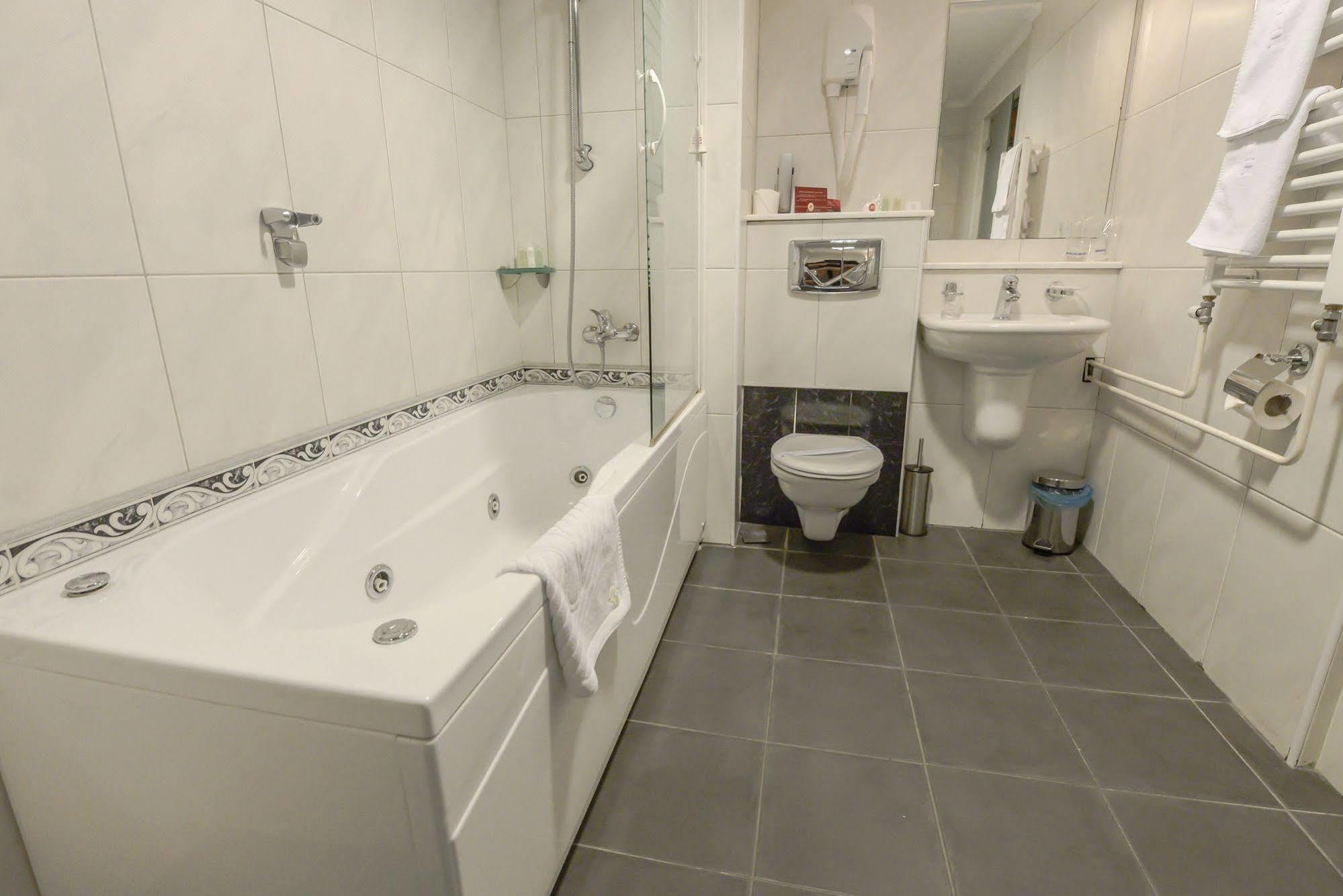 Hotel Park Újvidék Kültér fotó